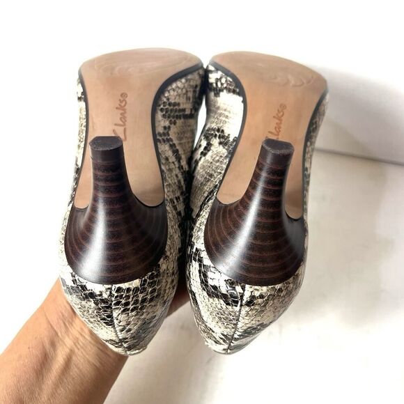 Clarks Collection Slip On Kitten Heels Leather Snake Skin Print Pump Women's 7 M - Picture 9 of 12